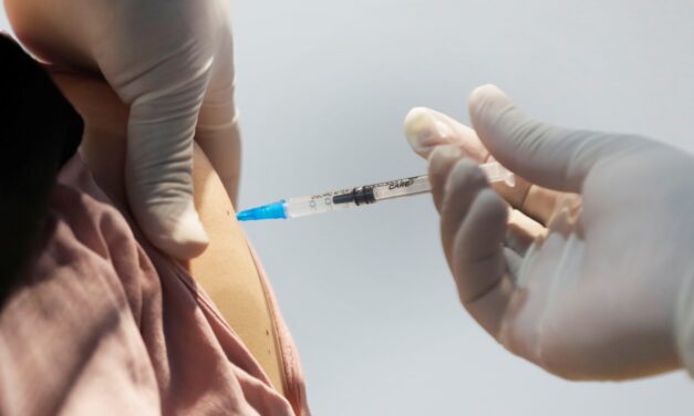 La FDA limita el uso de la vacuna contra el COVID-19 de Janssen a ciertas personas