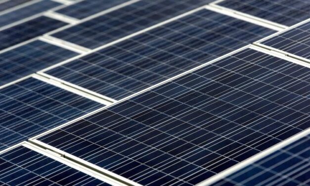 EE.UU. prohíbe la importación de materiales para energía solar de una compañía china
