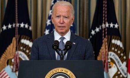 Biden estudia reautorizar remesas y enviar más diplomáticos a Cuba