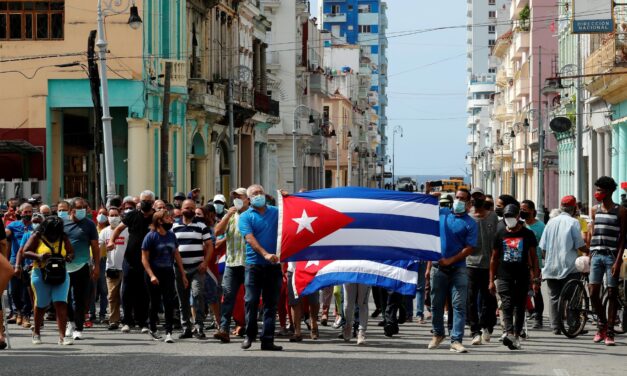 Biden evalúa si EE.UU. puede «restaurar» el acceso a internet en Cuba