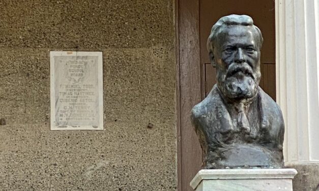 Se apropian de busto en bronce de Federico Degetau en Ponce