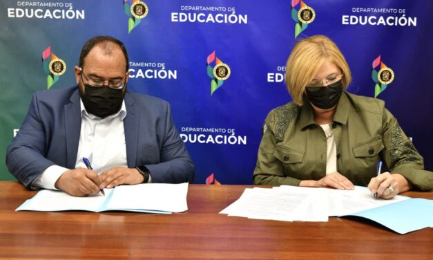 Educación, Salud y VOCES firman acuerdo para la iniciativa Vacu Tour Back to School