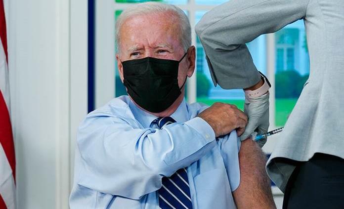 Biden se pone una dosis de refuerzo de la vacuna de Pfizer