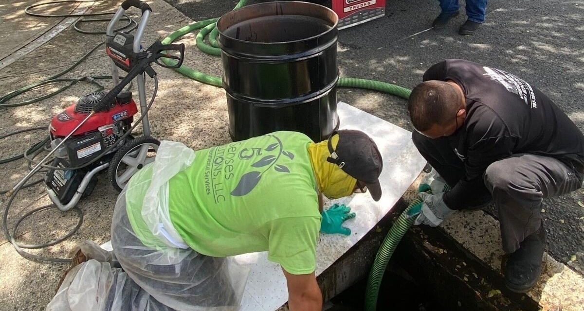 Recolectan 12,100 galones de mezcla de agua y aceite derramados en San Juan