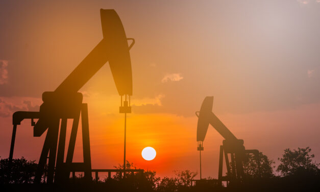 El petróleo de Texas sube un 2 % y cierra en 75,45 dólares el barril