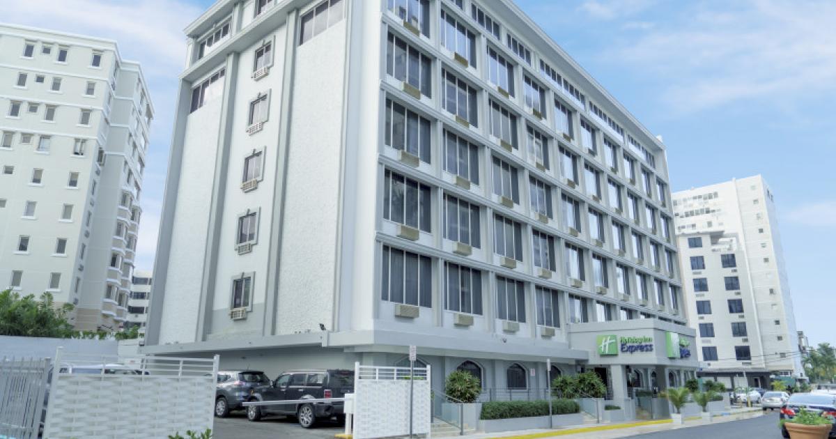 Dos individuos asaltan hotel en San Juan y roban $1,269