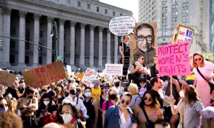 Miles de mujeres protestan en Estados Unidos a favor del aborto