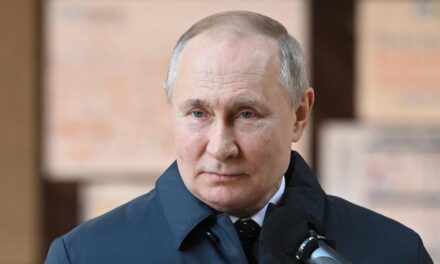 Putin amenaza con arsenal nuclear y Ucrania negociará «sin claudicar»