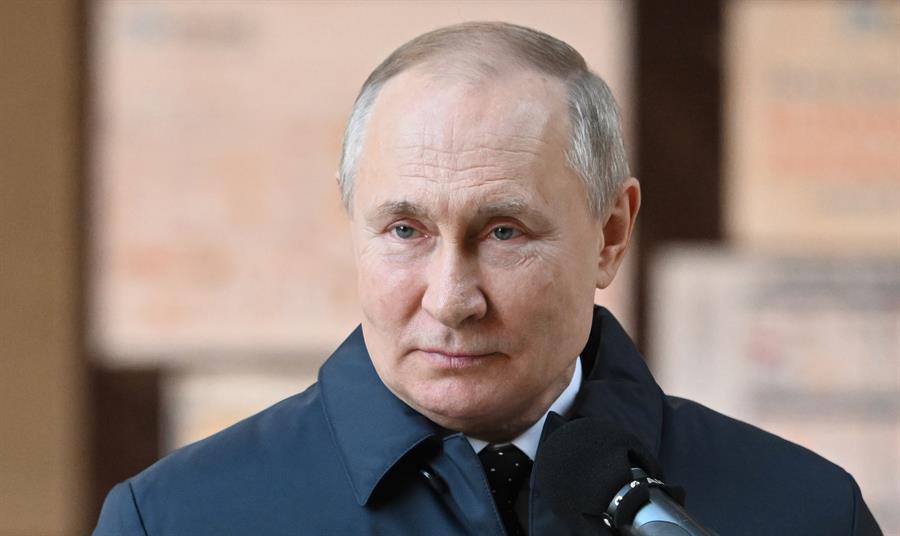 Putin amenaza con arsenal nuclear y Ucrania negociará «sin claudicar»
