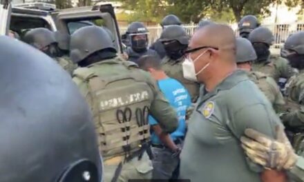 Arrestan a empleados de ACT en protesta en Minillas