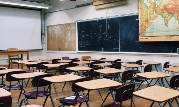 Escuela de Utuado no dará clases por protesta de maestros￼