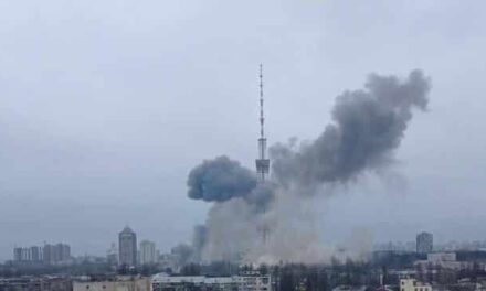 Cinco muertos en el bombardeo ruso a la torre de televisión de Kiev