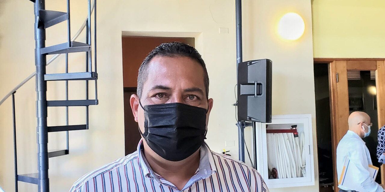 Suspendido de empleo y sueldo el exalcalde Reinaldo Vargas de Humacao