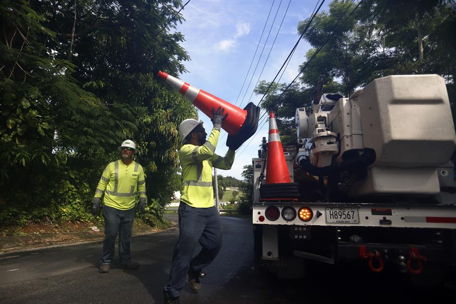 Aumenta a más del 50% los abonados con luz en Puerto Rico tras paso de Fiona
