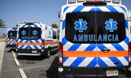 Le roban ambulancia a paramédicos mientras atendían accidente en San Juan