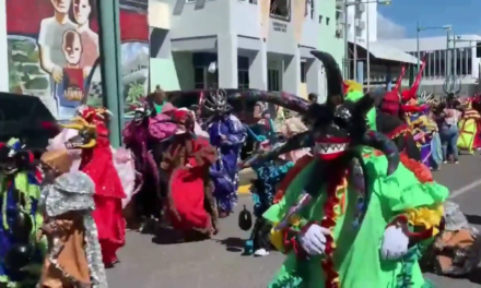 Los vejigantes toman las calles de Ponce en el mayor carnaval de Puerto Rico